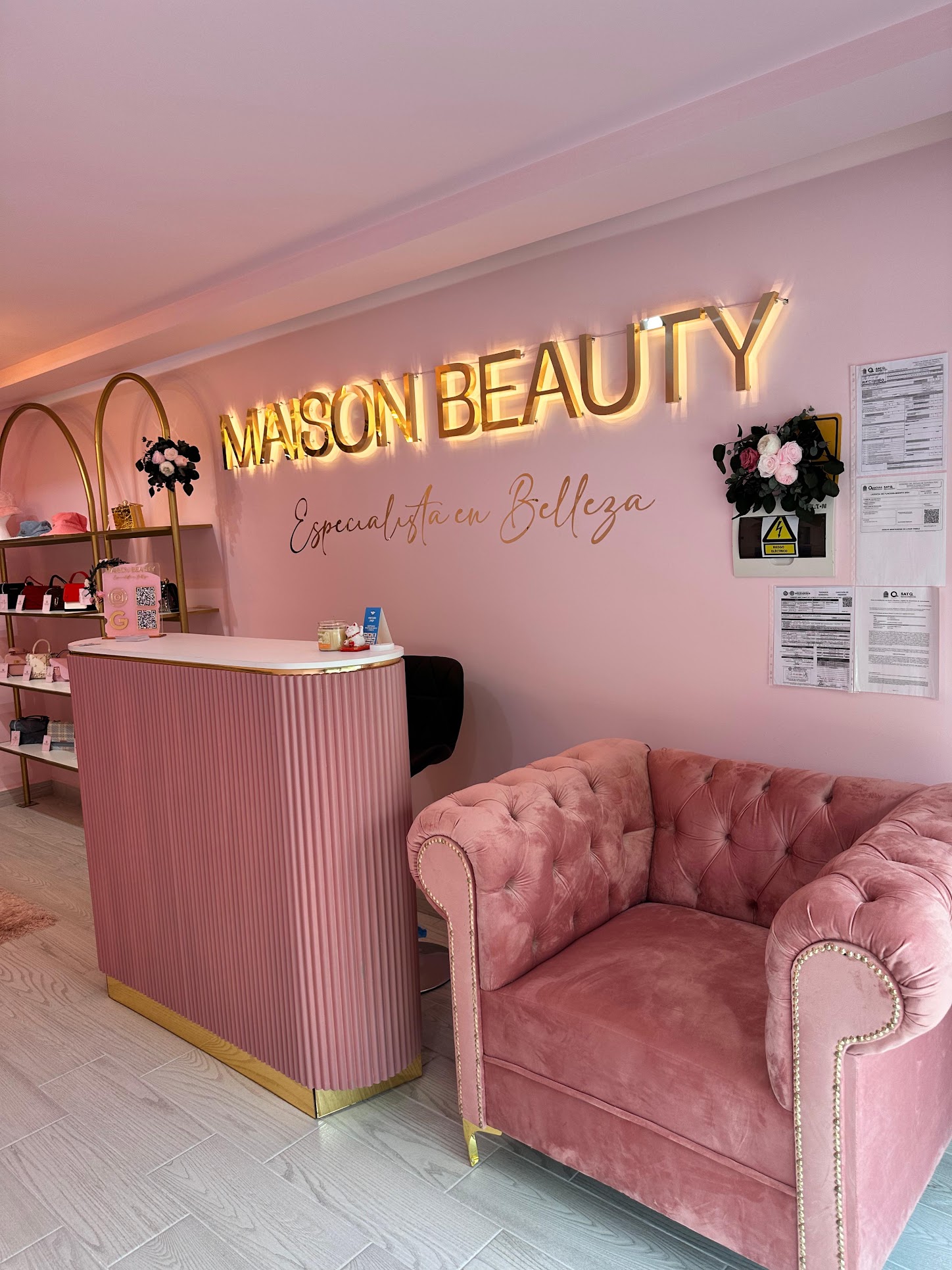 Recepción Maison Beauty – Salón de belleza Playa del Carmen